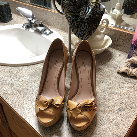 Heels - Picture 1 of 9